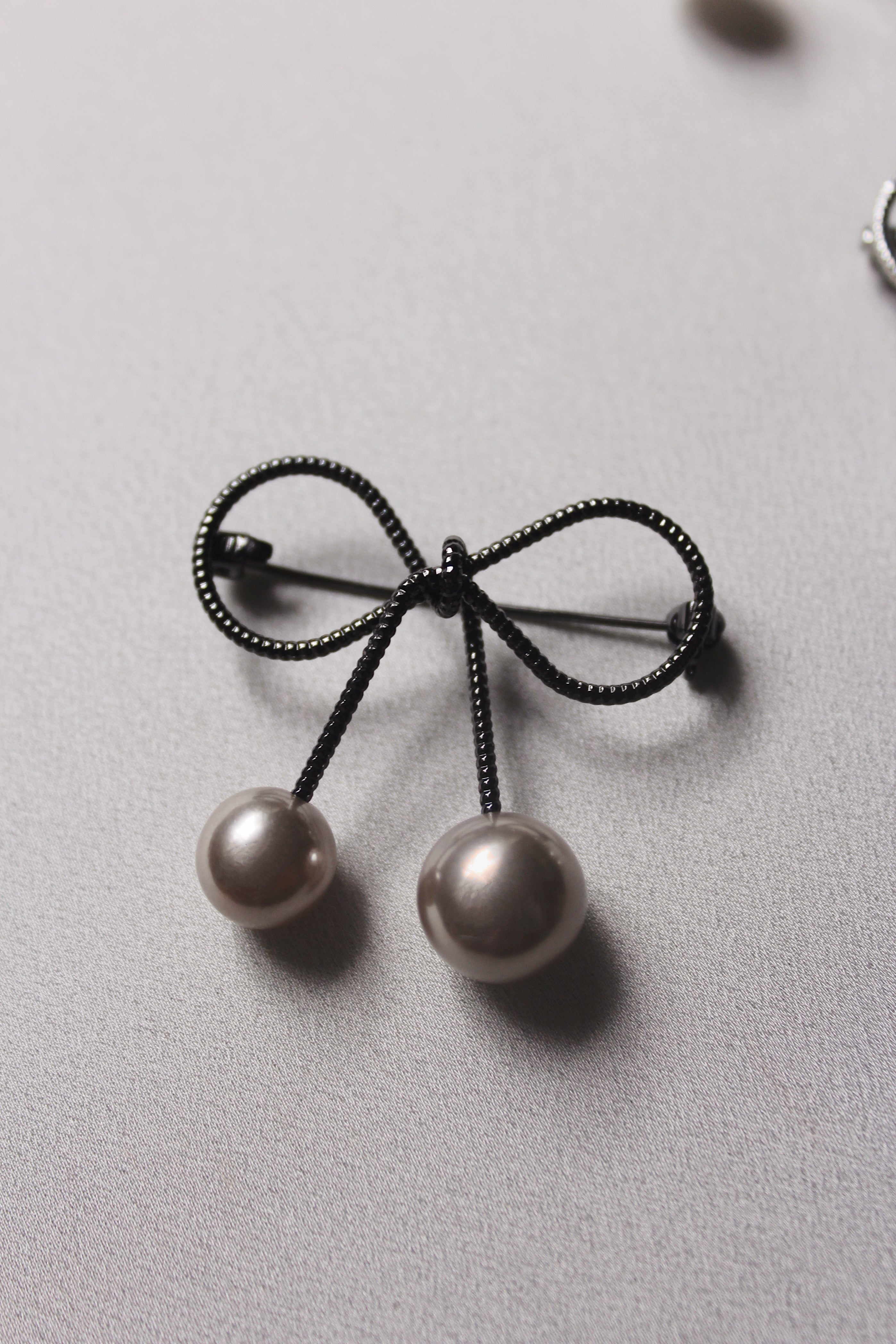 Pearl Bow Brooch