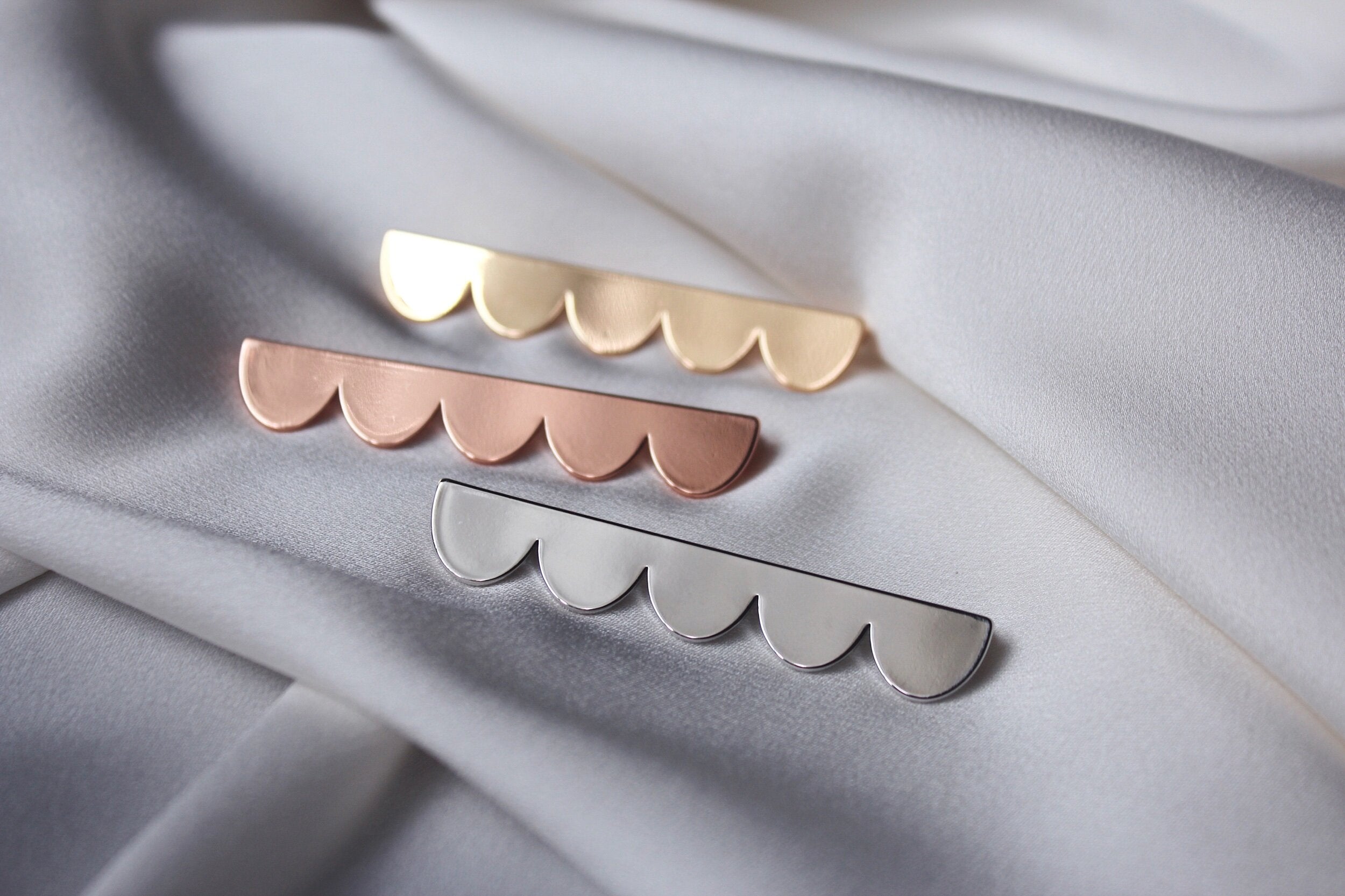 Scallop Hem Long Brooch 2.0