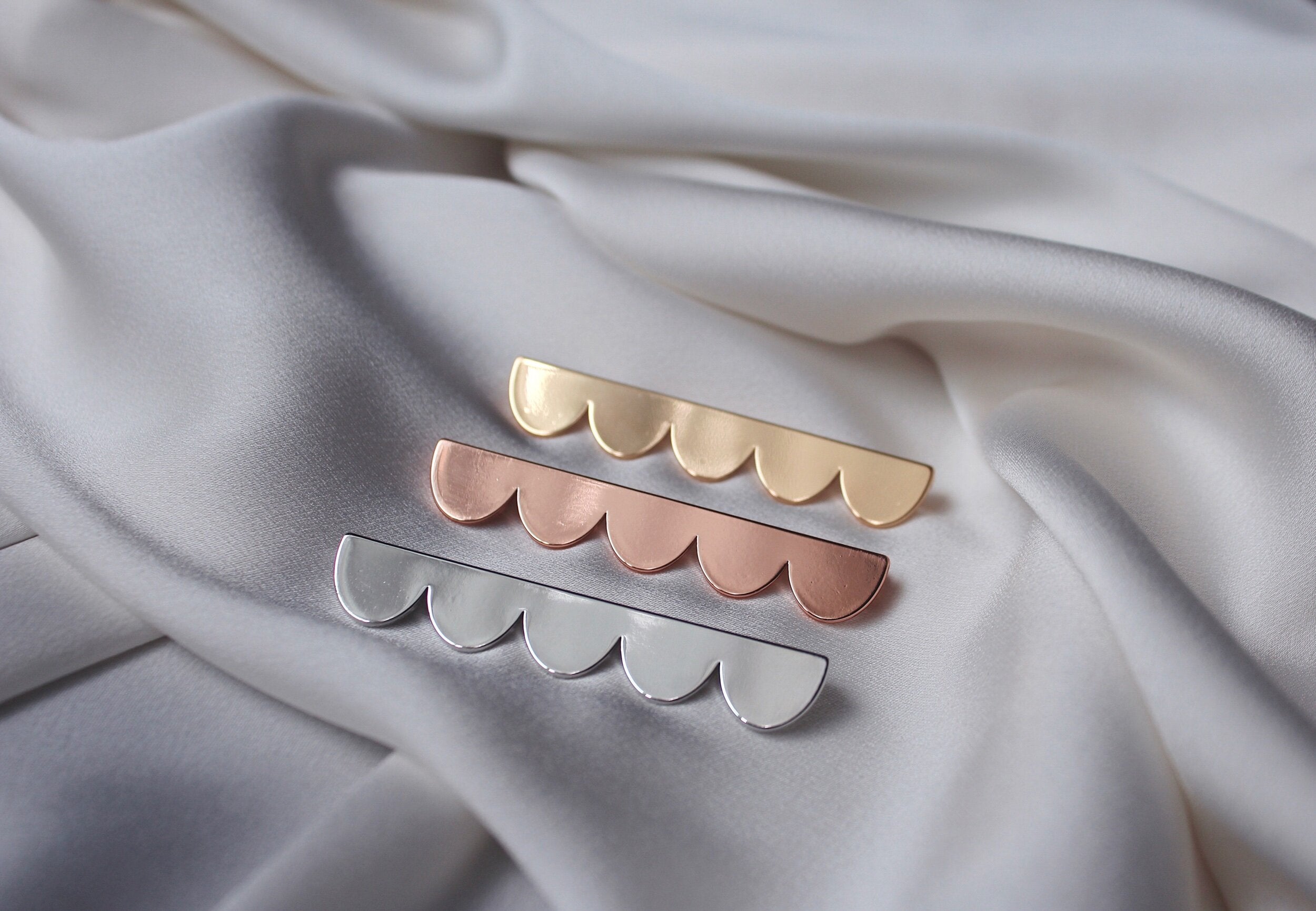 Scallop Hem Long Brooch 2.0